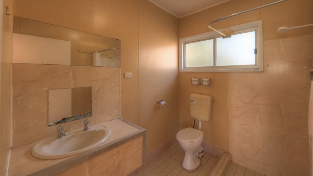 Lornestation Hacienda cottage Bathrooom