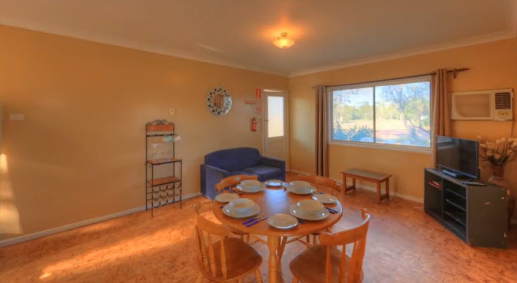 Lornestation Hacienda cottage lounge